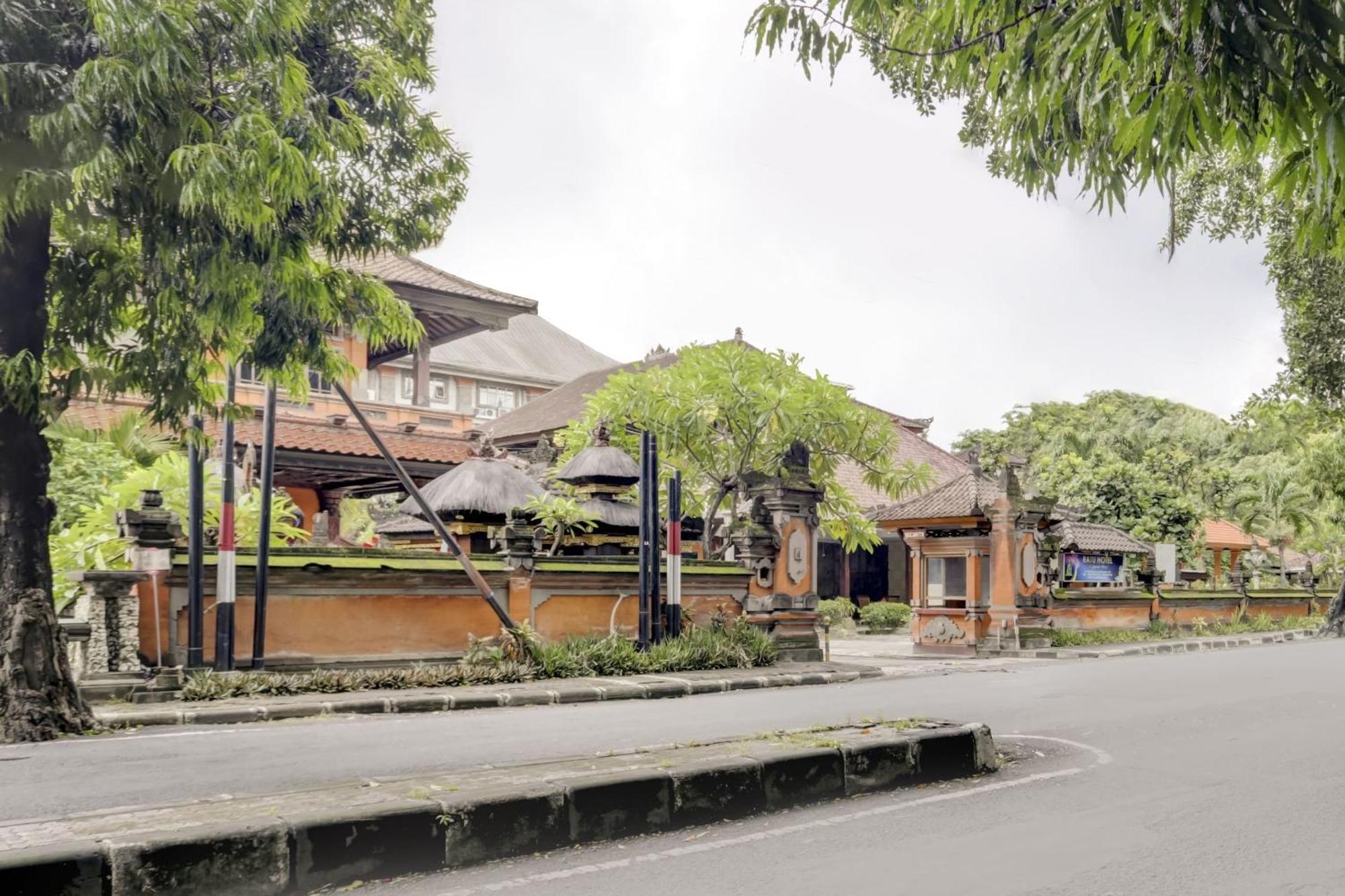 Super Oyo 3261 Hotel Ratu Denpasar  Luaran gambar