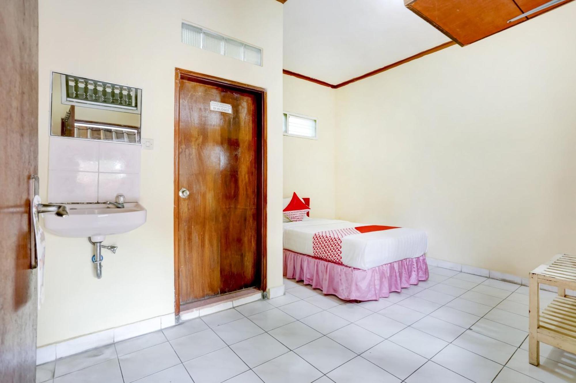 Super Oyo 3261 Hotel Ratu Denpasar  Luaran gambar